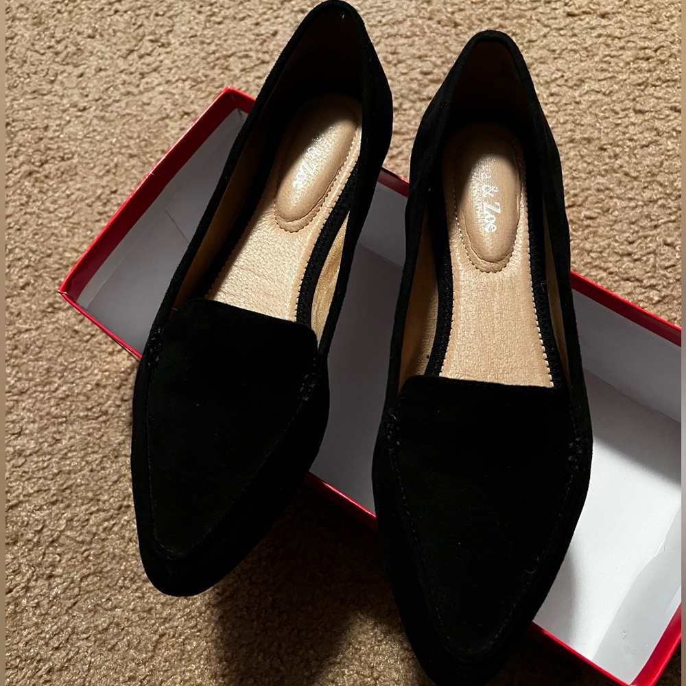 Eva & Zoe Black flats